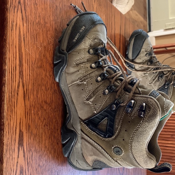 GH Bass hiking boot! Size 8M - Picture 2 of 5